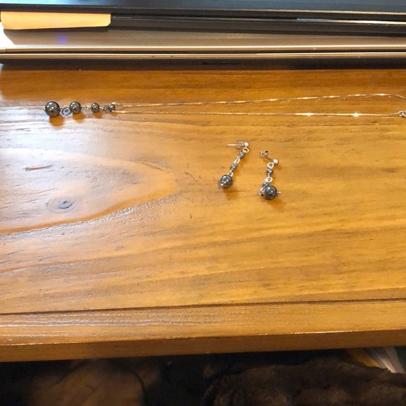 Necklace and earrings set - Picture 4 of 9